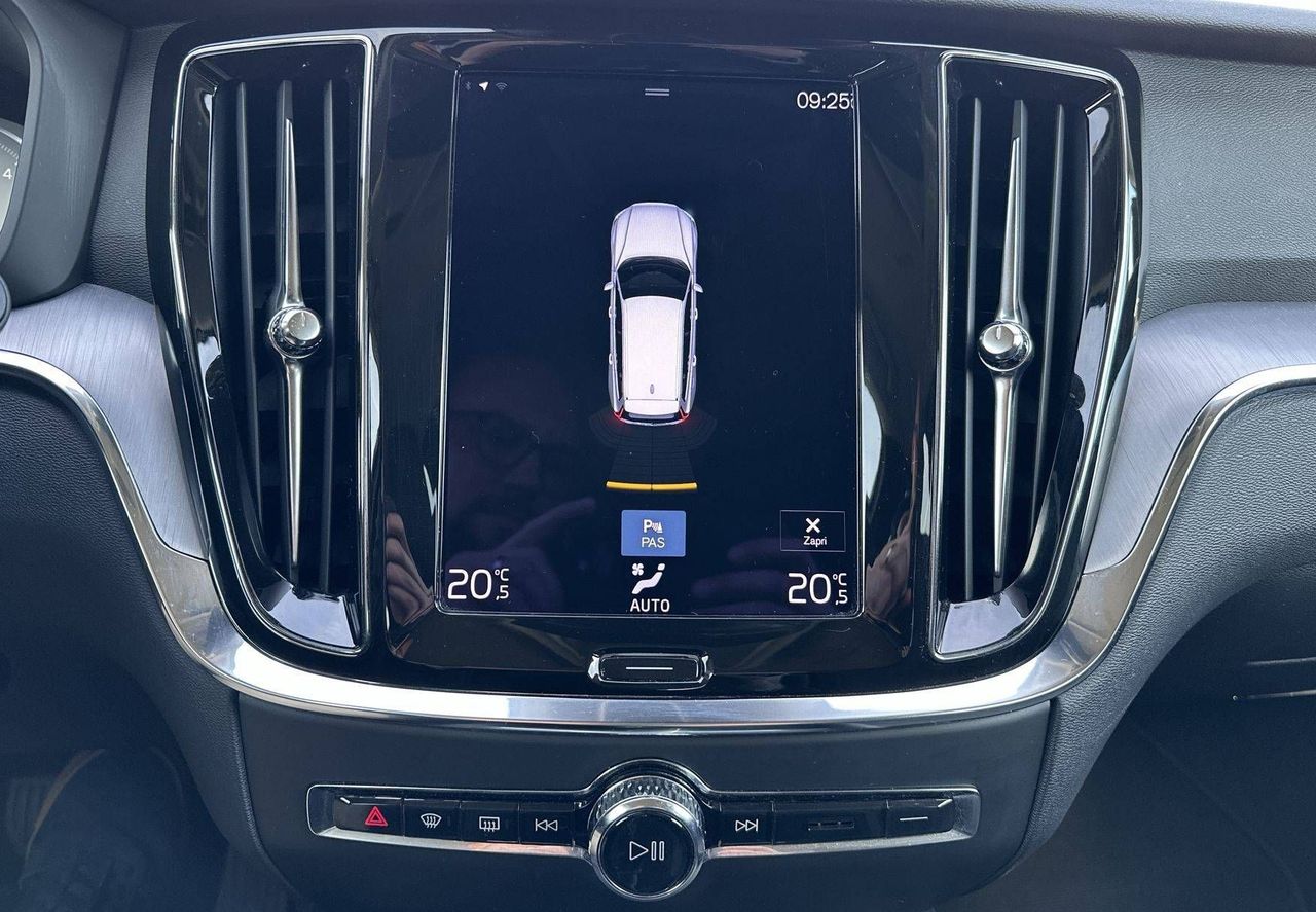 Zunanja slika - Volvo V60 - B4D Momentum Avt... - 16