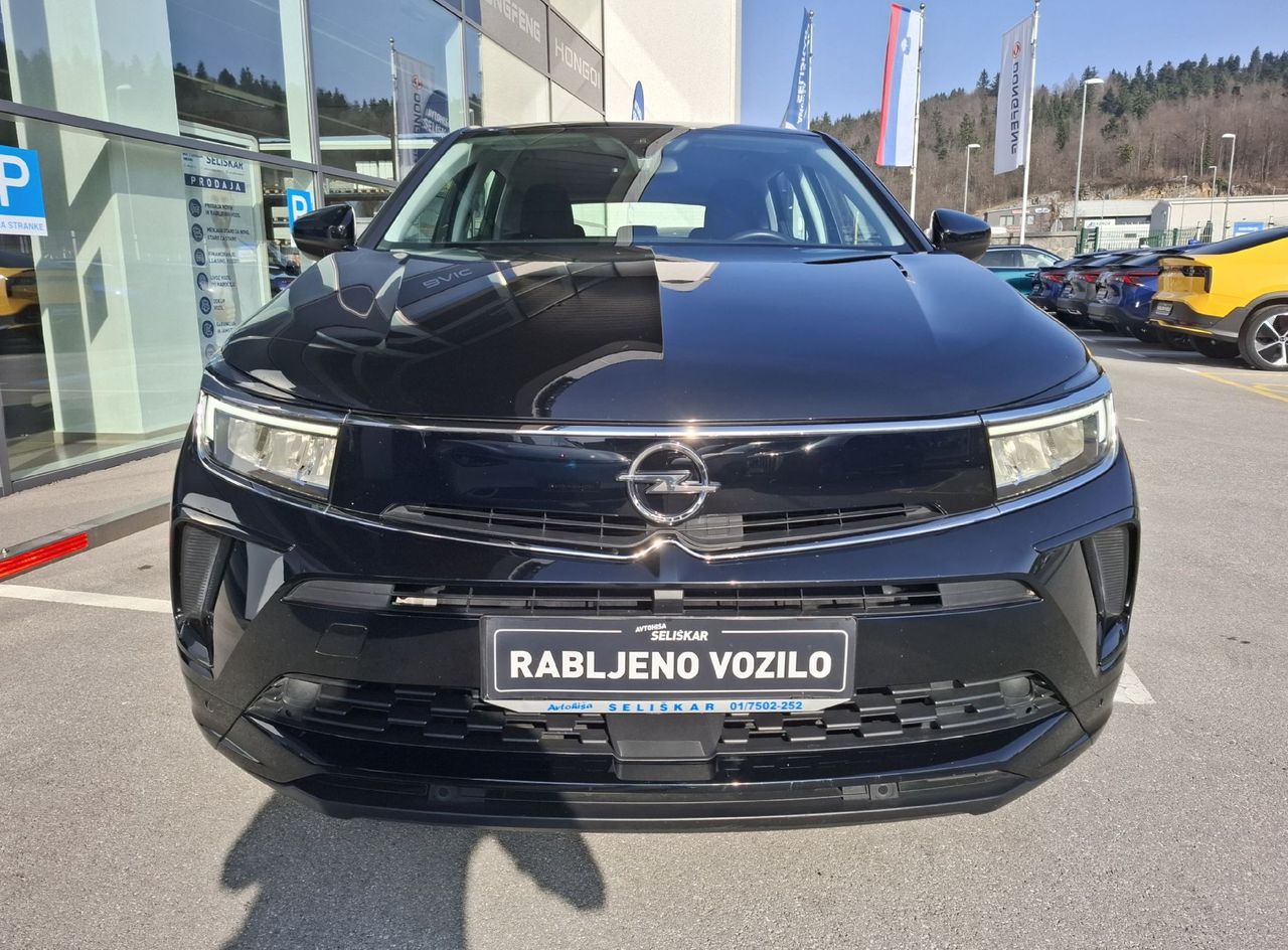 Zunanja slika - Opel Grandland - 1.2 TURBO 96KW - LEPO OHRANJEN - POTRJENA SERVISNA - 2