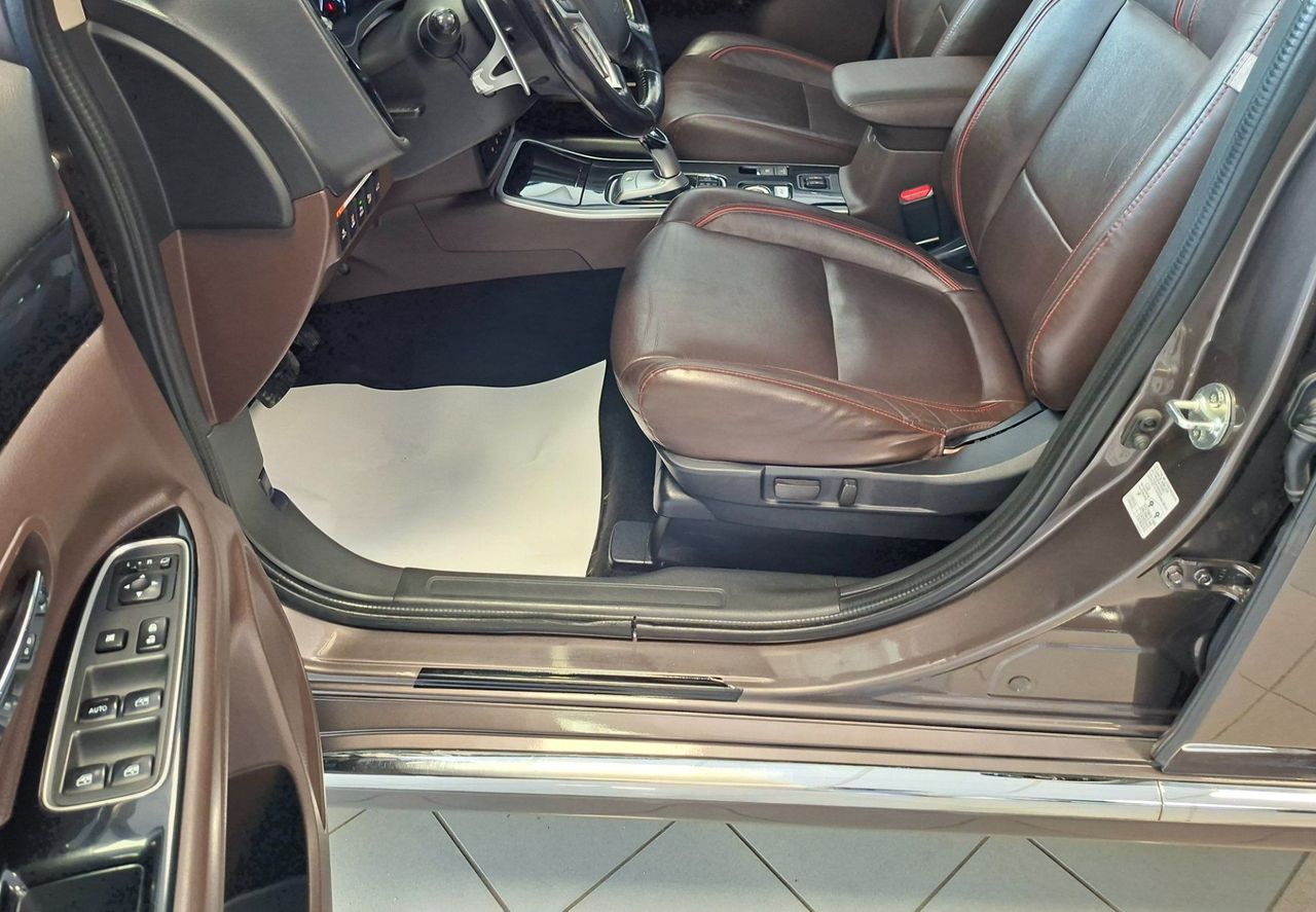 Zunanja slika - Mitsubishi Outlander - PHEV 4WD 2.0 Instyle Navi+ Avt.-SLO-ODLIČEN- - 14
