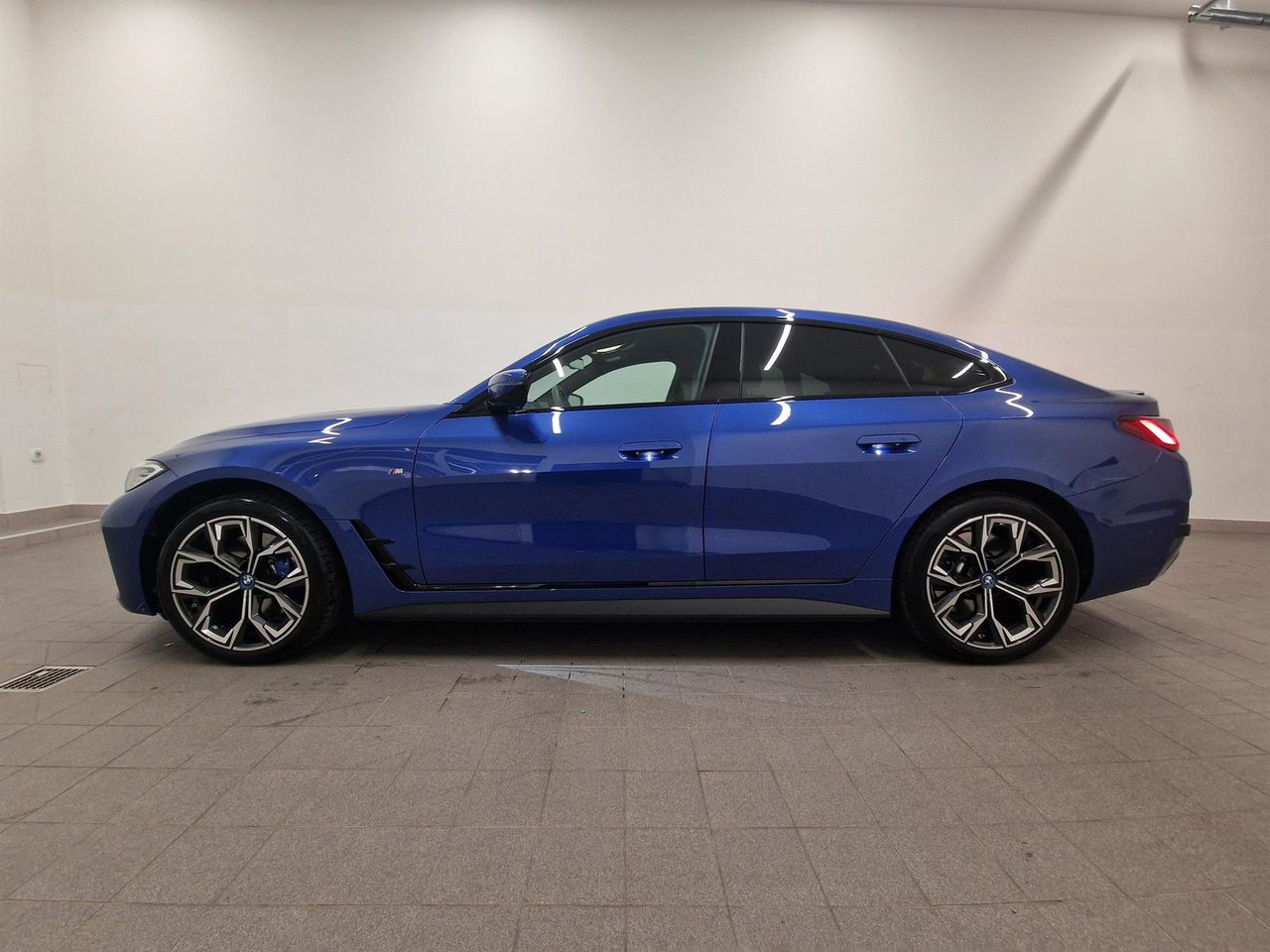 Zunanja slika - BMW i4 - eDrive35 - 3