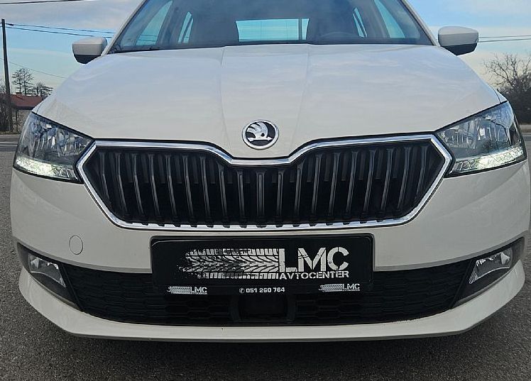 Zunanja slika - Škoda Fabia - 1.0 60ks °1.LASTNIK° °16-COL° °NAVIGACIJA °LED° - 2