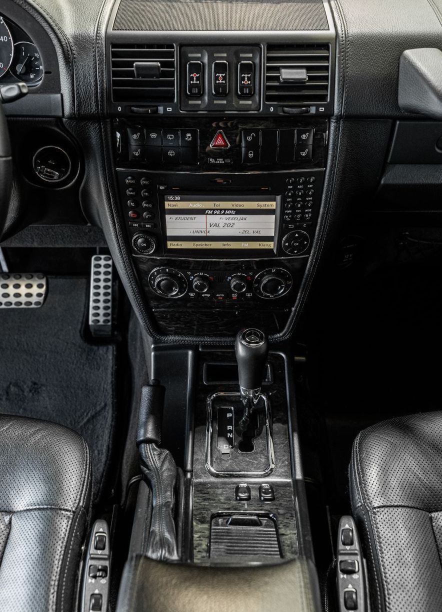 Zunanja slika - Mercedes-Benz G-Razred - G350D-PANO-USNJE-NAVI-HLAJ.SED-TEMPOMAT-20C - 15