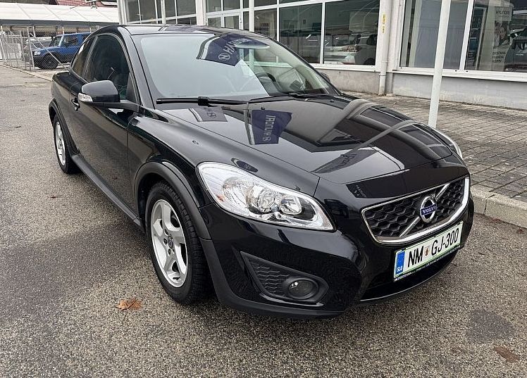 Zunanja slika - Volvo C30 - DRIVe MOMENTUM +velik servis + letna platišča - 1