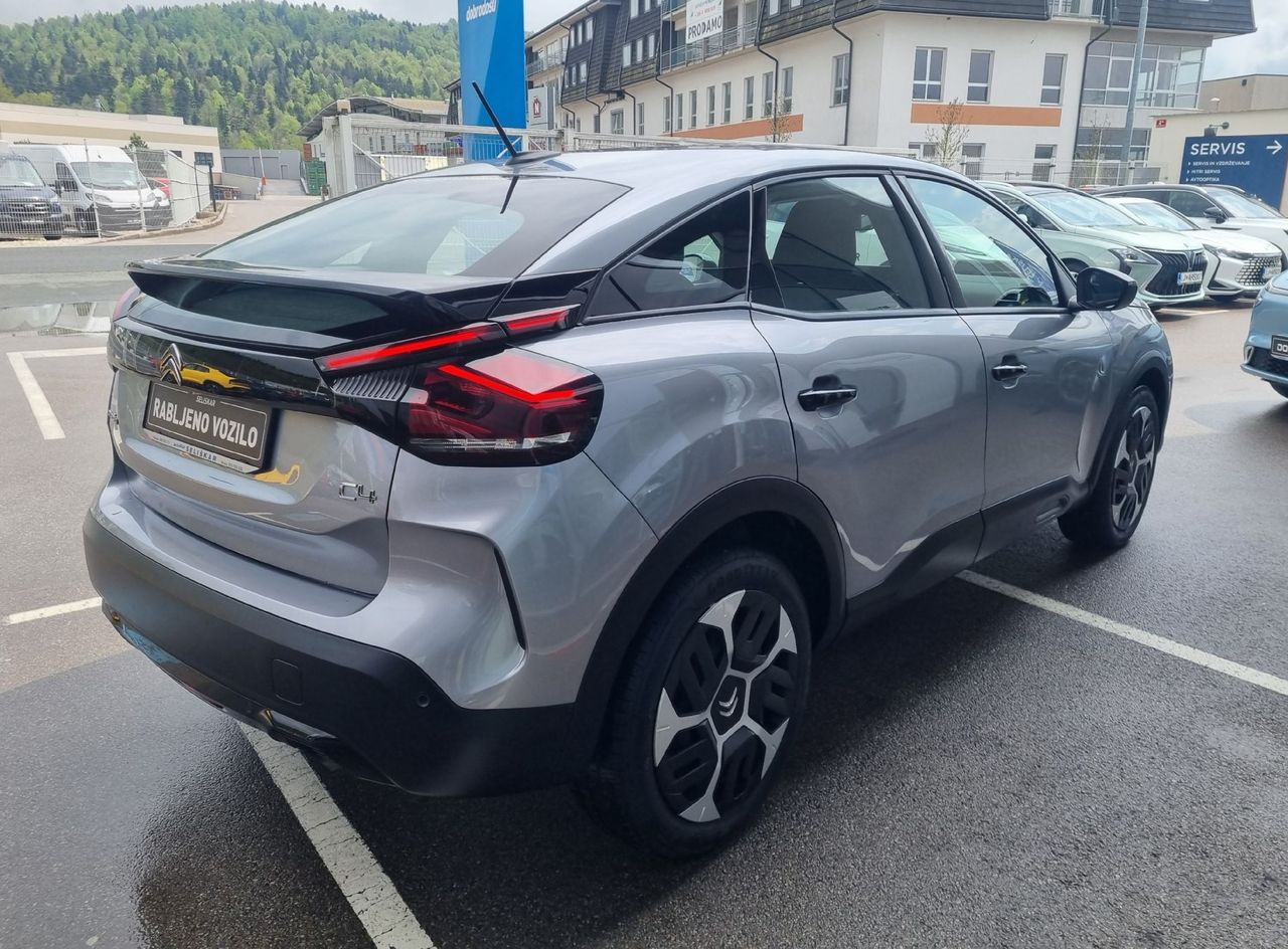 Zunanja slika - Citroën C4 - 1.2 PureTech 100 You  - SAMO 19.857KM - ODLIČEN - 7