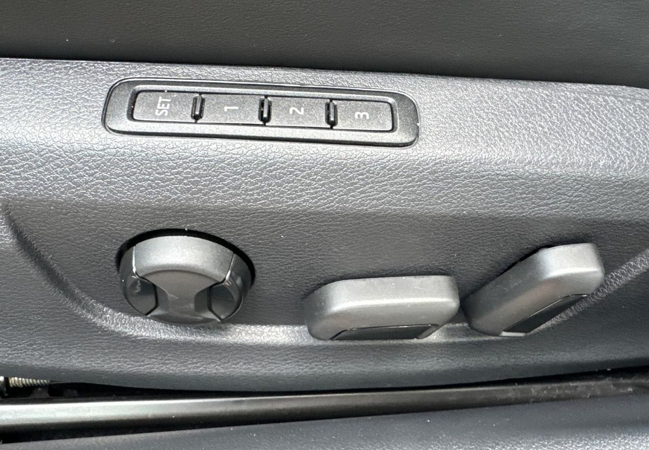 Zunanja slika - Škoda Superb - 4X4-N1-VIRTUAL-SPORTLINE-PANO-NAVI-360-ACC-MEMORY - 16