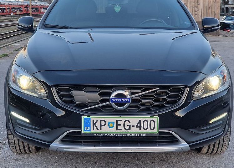 Zunanja slika - Volvo V60 Cross Country - D3 + MAX ZGODOVINA + BREZ POLOGA TUDI ZA TUJCE - 1