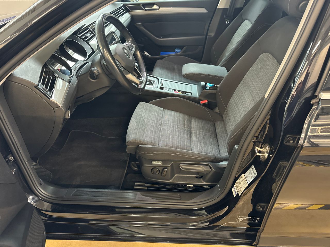 Notranja slika - VW Passat - VW - 21