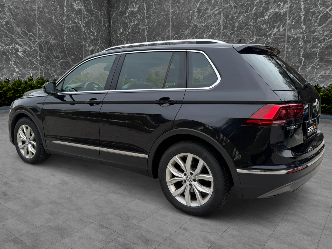 Zunanja slika - VW Tiguan - 2.0 TDI Highline SLO 110PS DSG FULL LED ACC ALU18 - 5