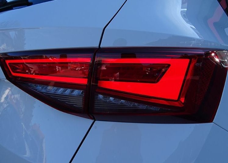 Zunanja slika - Seat Ateca - 1.0 TSI  HOLA 116KM - CELOETNE PNEVMATIKE - - 19