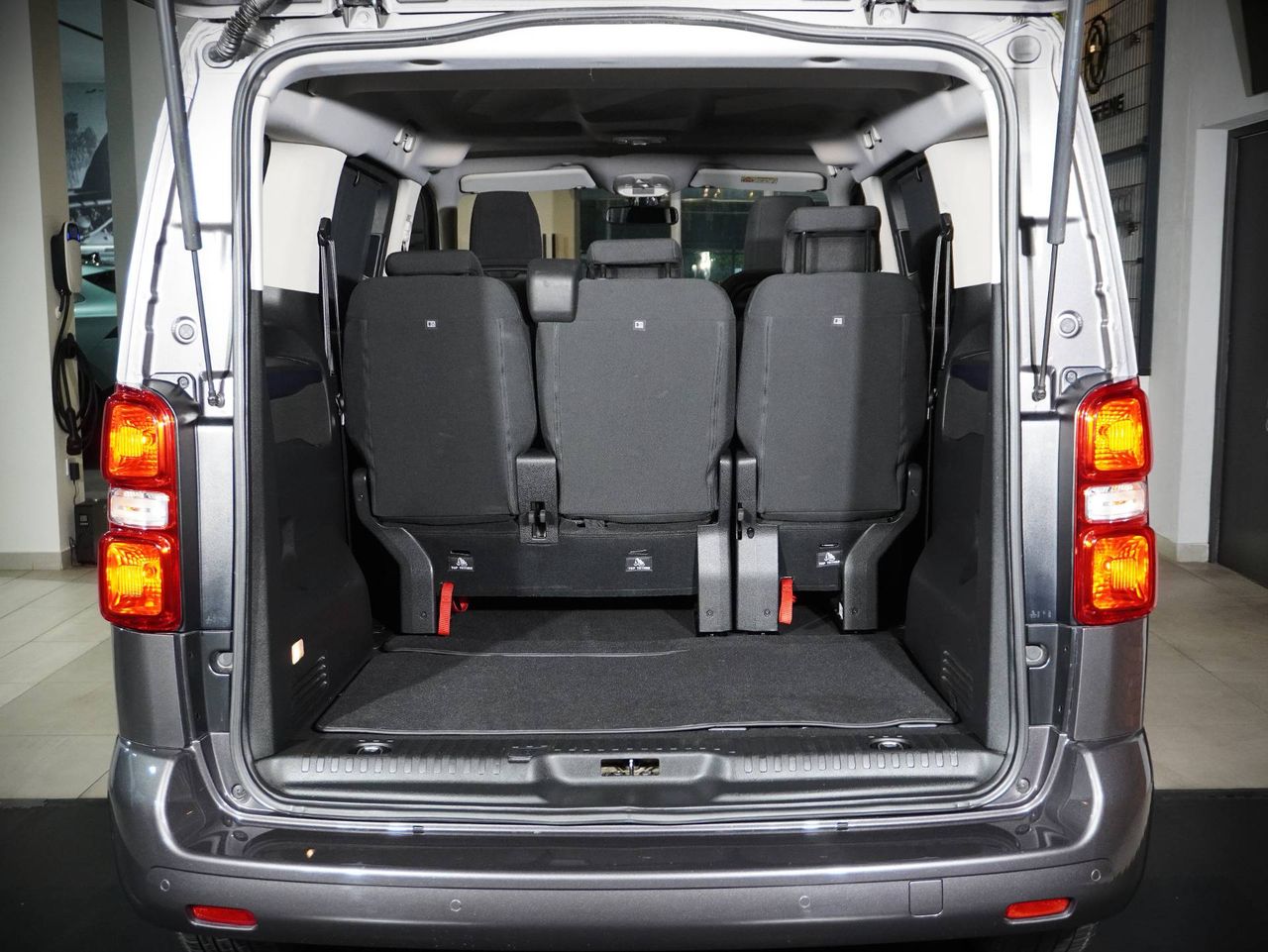 Zunanja slika - Peugeot Traveller - 2.0 BlueHDi 110kw SLO+LED+TOP - 20