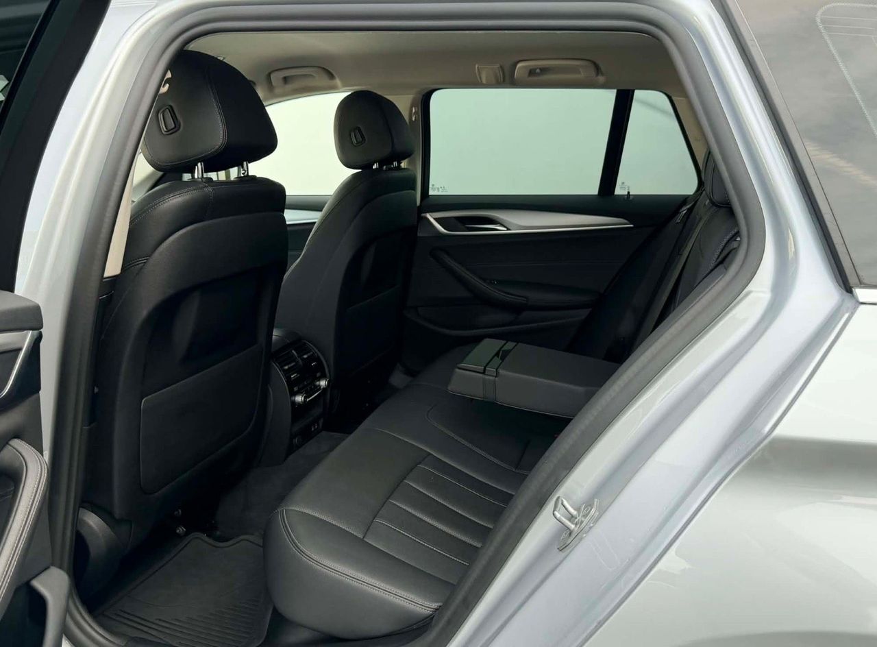 Zunanja slika - BMW Serija 5 - Touring: 530d-AUT-LED-110.000km-LIZING ZA TUJCE-4X KLIMA - 11