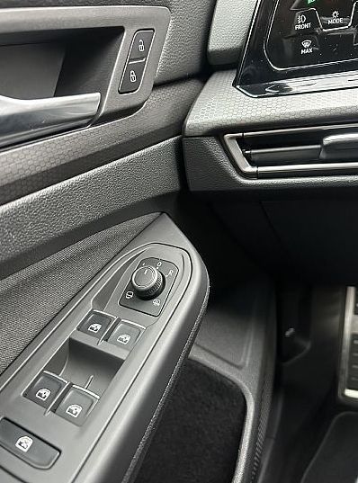 Zunanja slika - VW Golf - GTI DSG-AKTIV.VOLAN-HARMAN-KAMERA-KEYLESS-19COL... - 15