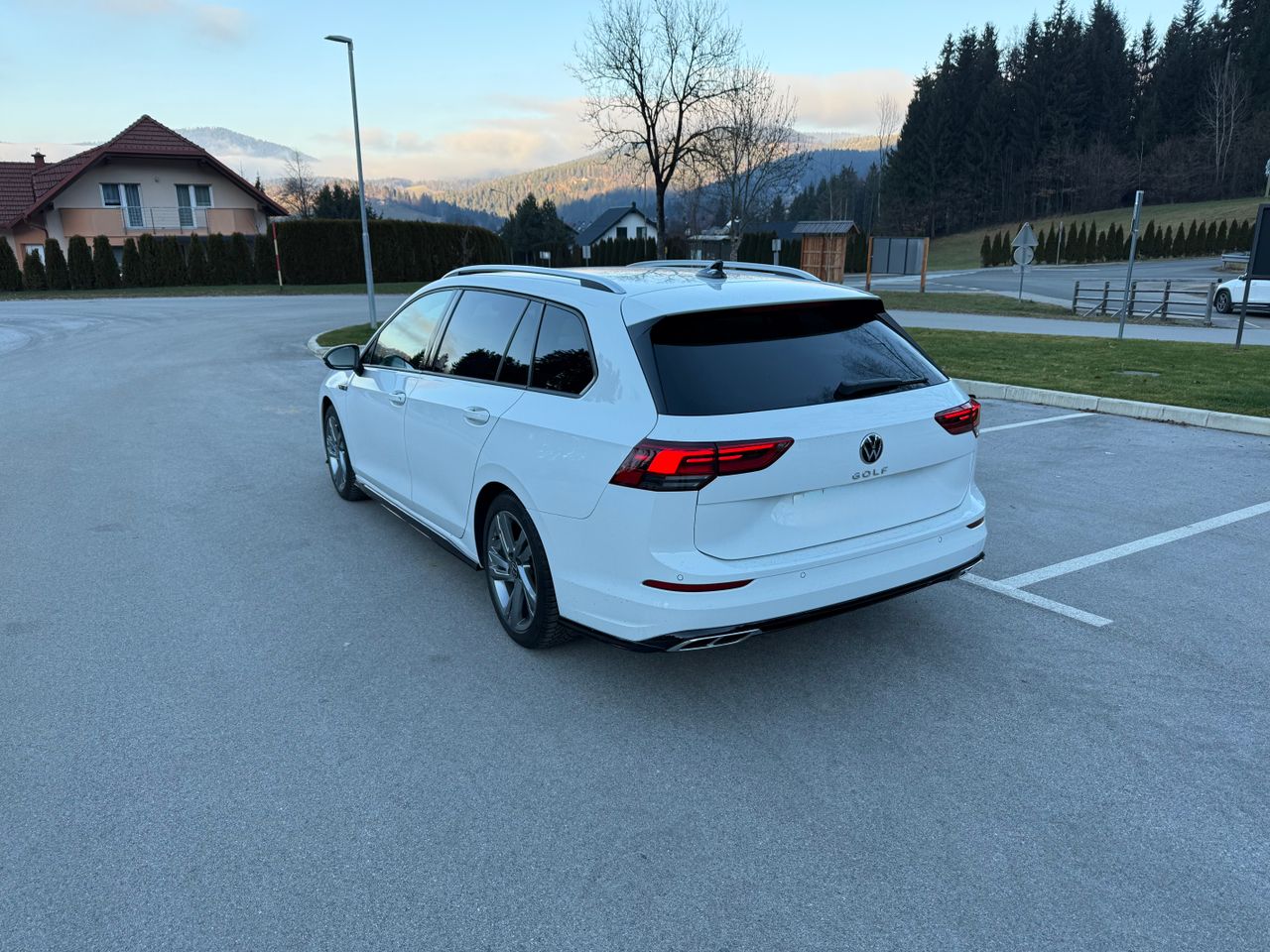Zunanja slika - VW - Golf Variant 1,5 TSI R-Line - 5