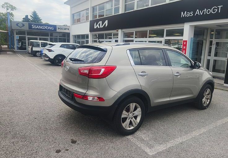 Zunanja slika - KIA Sportage - 2WD 1.7 CRDi Urban - 5