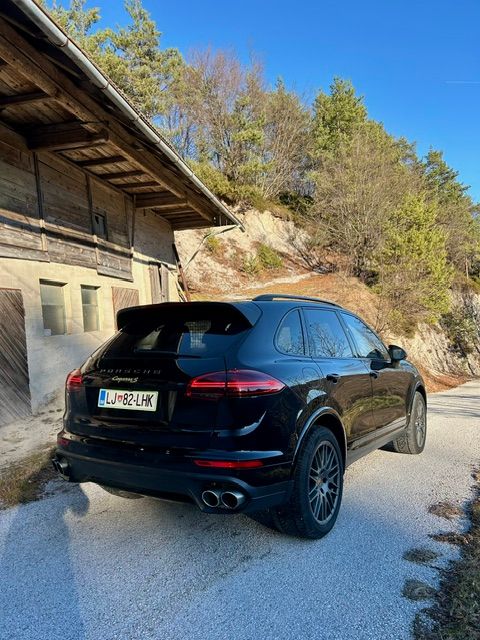 Zunanja slika - Porsche Cayenne - S E-Hybrid Platinum Edition Tiptronic - 2