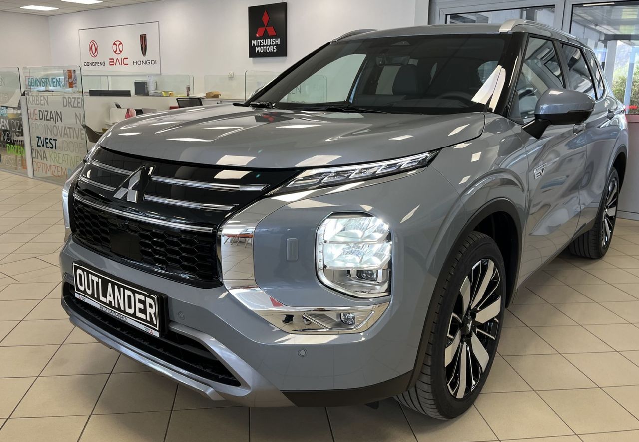 Zunanja slika - Mitsubishi Outlander - 2.4 PHEV Intense Auto - 7.000 EUR AKCIJA - - 3