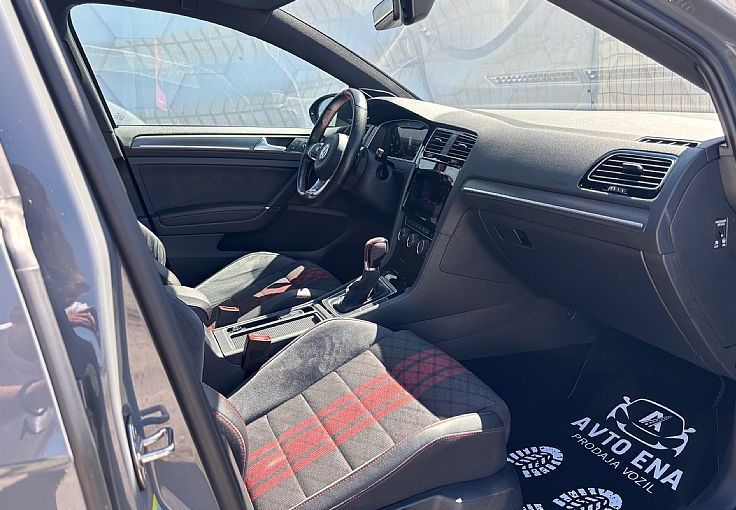 Zunanja slika - VW Golf - 2.0 GTI TCR-AKRAPOVIČ-ALCANTARA-LED-PANO-ACC - 10