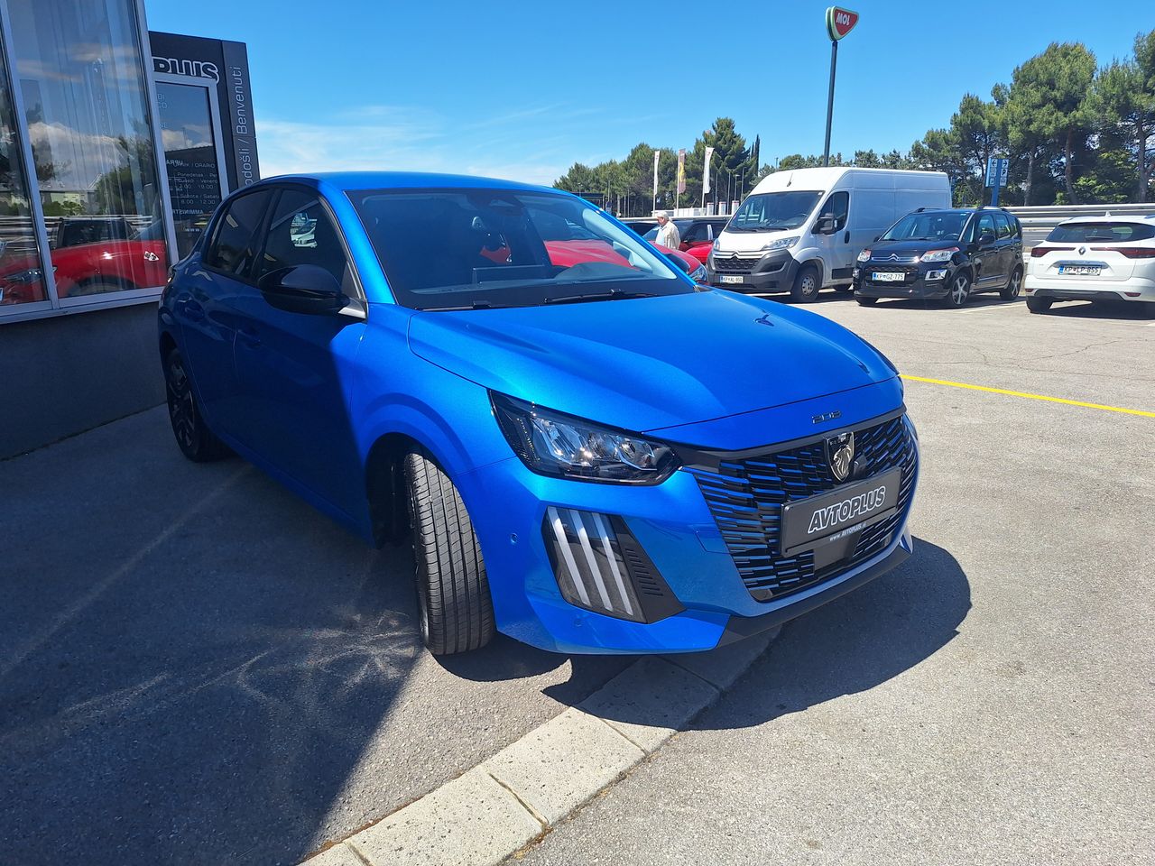 Zunanja slika - Peugeot 208 - Allure1.2 Turbo 100 - NA ZALOGI - 8