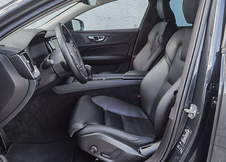 Zunanja slika - Volvo V60 - D3 Momentum Pro FULLED•LANE•GRETJE•NAVI•KAMERA•17C - 6