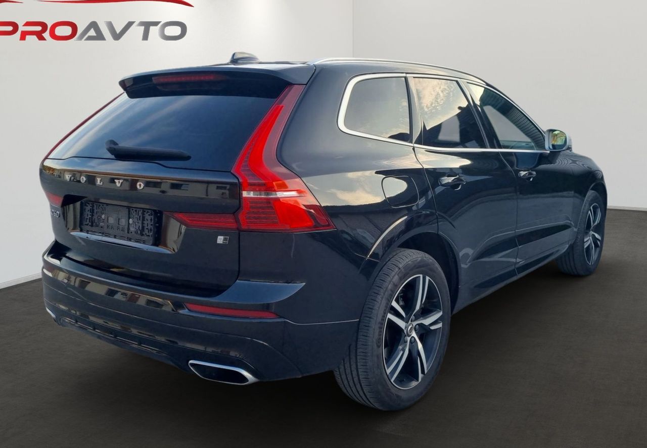 Zunanja slika - Volvo XC60 - D4 AWD R-Design 4X4 - 3