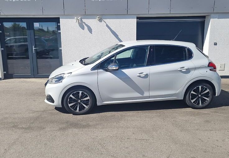 Zunanja slika - Peugeot 208 - 1.2 PureTech 83 S S Allure  67674KM.SERVISNA - 1