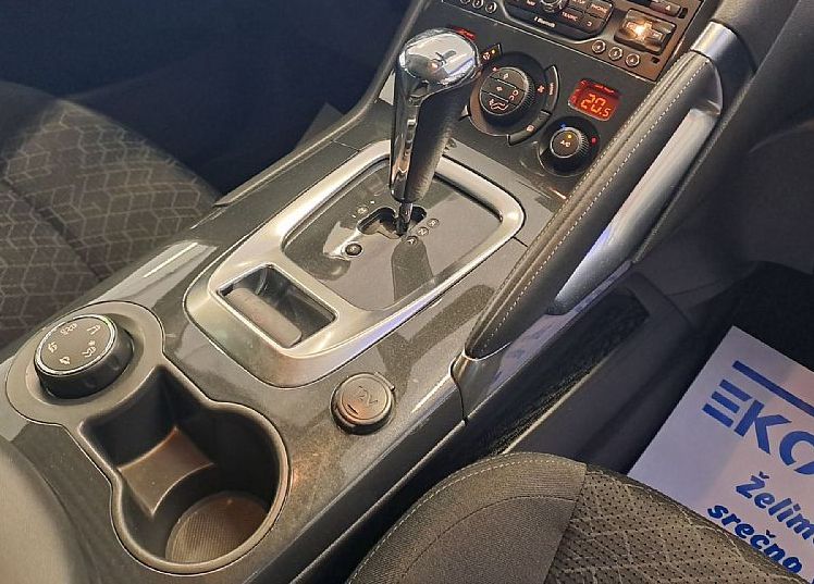 Zunanja slika - Peugeot 3008 - 1.6 e-HDi 115 AVT. KOT NOV-KREDIT BREZ POLOGA... - 8