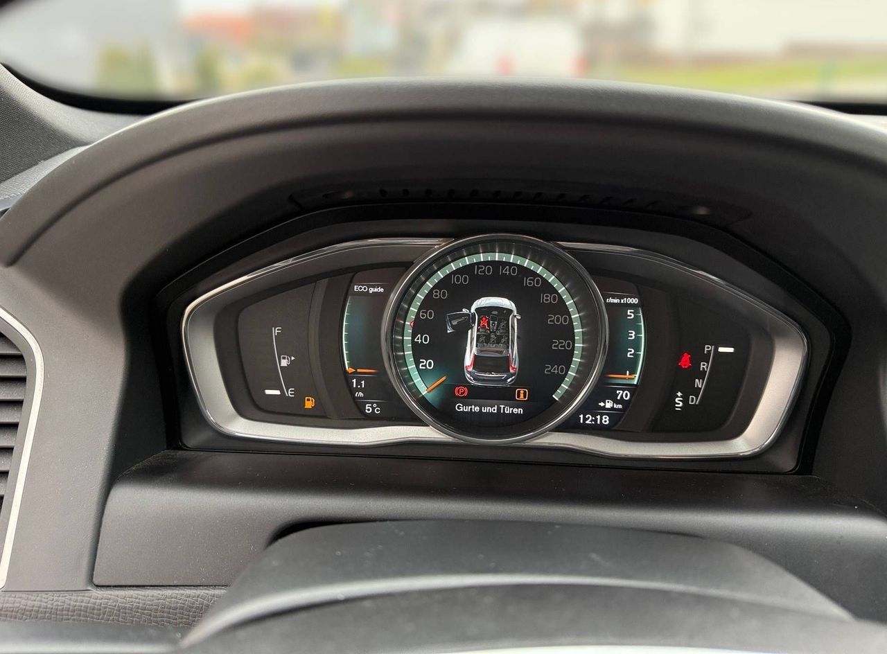 Zunanja slika - Volvo XC60 - D4 AWD LED NAVI TEMP LINE ASIST MEMORY VIRTUAL T.. - 17