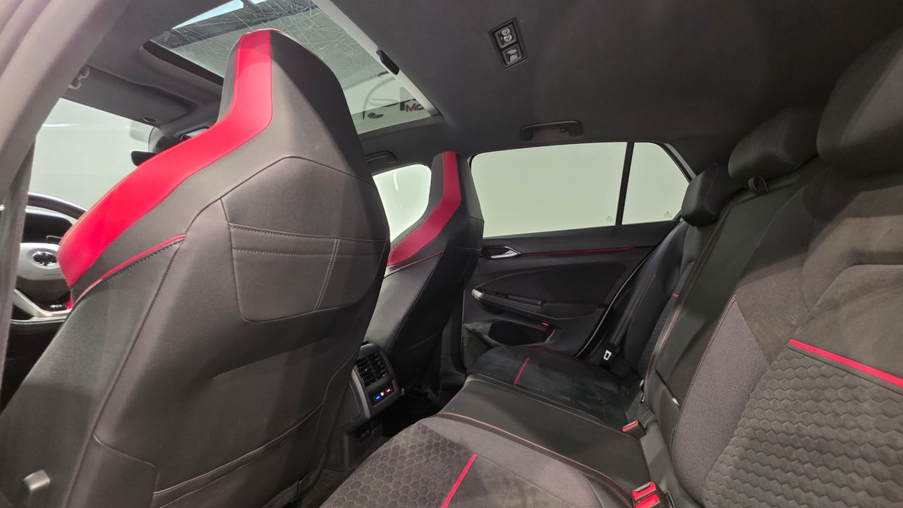 Zunanja slika - VW Golf - 2,0 GTI DSG 221kW CLUBSPORT PANO VIRTUAL KAM - 16