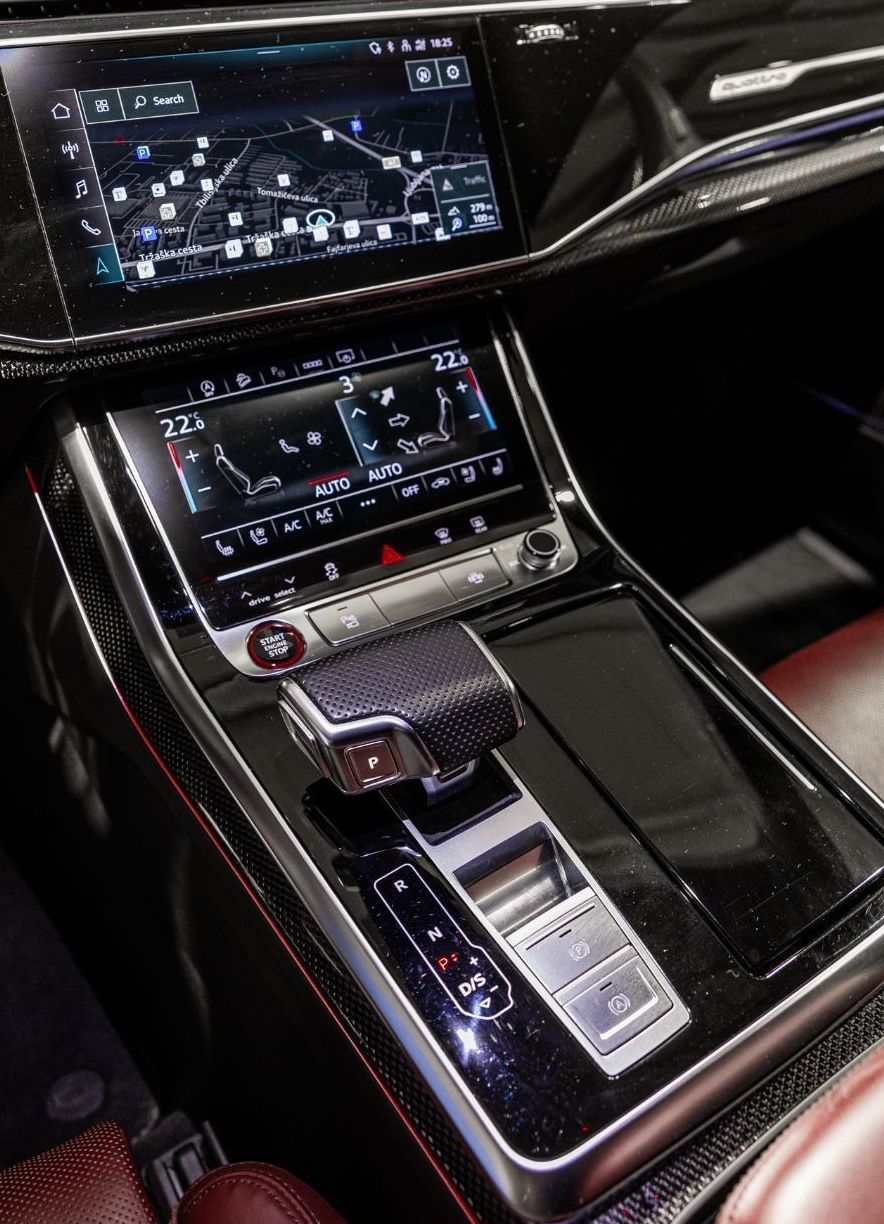 Zunanja slika - Audi SQ8 - MATRIX-KEYLESS-PANO-ZRAČNO-USNJE-VIRTUAL-HLAJ-22C - 13