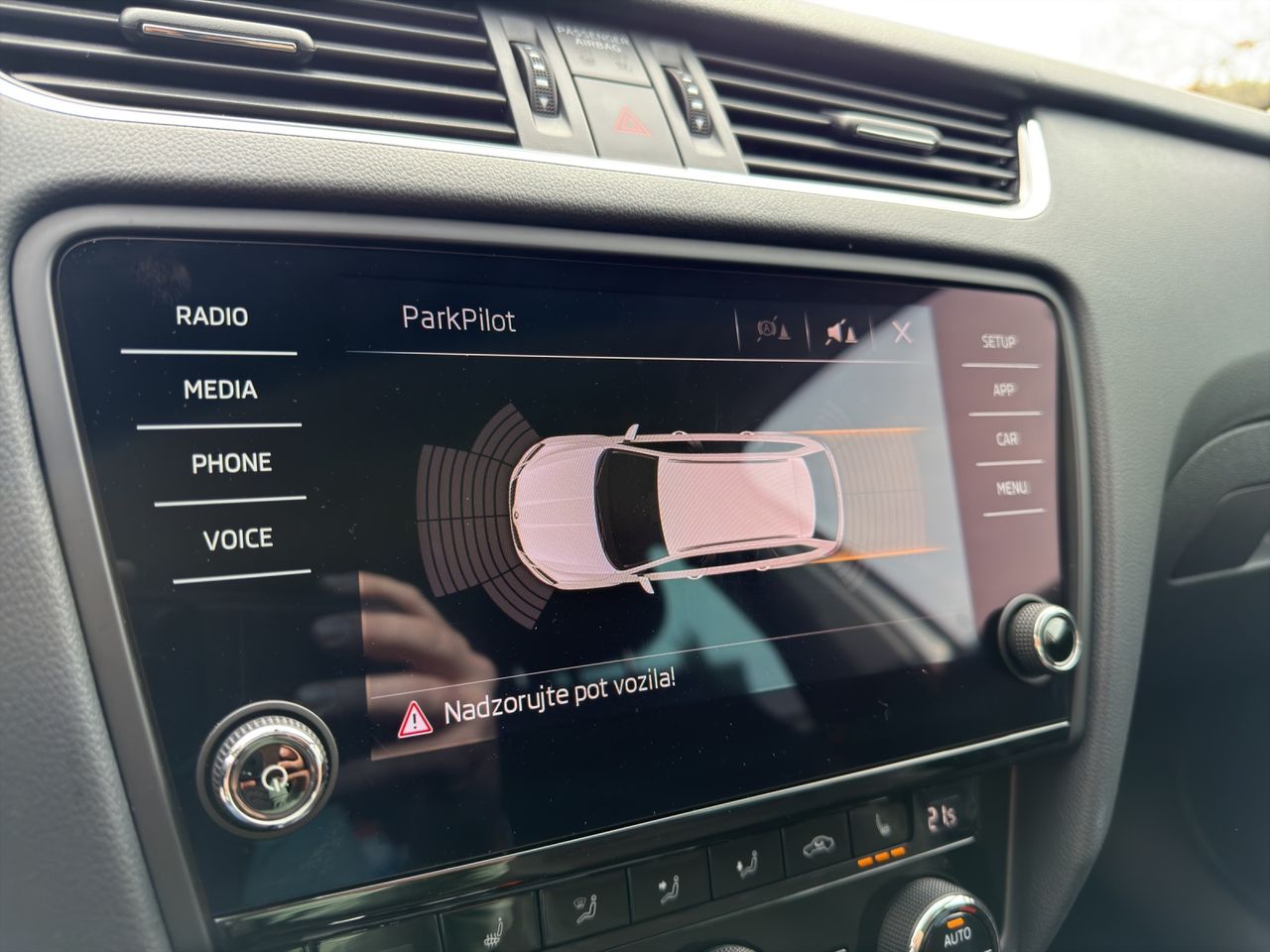 Zunanja slika - Škoda Octavia - Combi 2,0 TDI Style - 10