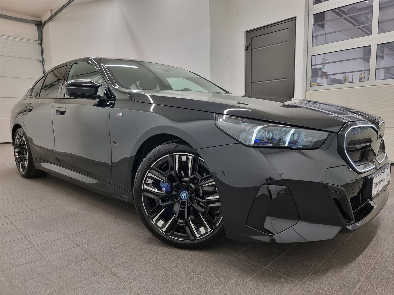 Zunanja slika - BMW i5 - M60 xDrive Limuzina - 11