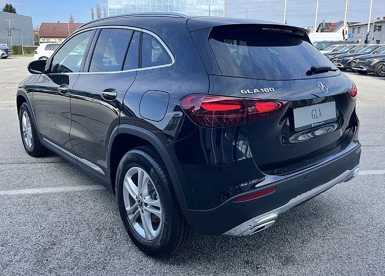 Zunanja slika - Mercedes-Benz GLA-Razred - 180 Progressive ...na zalogi... - 7