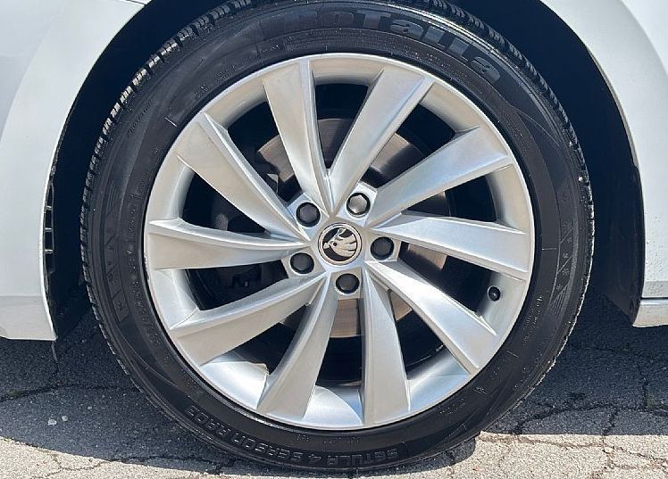 Zunanja slika - Škoda Superb - 2.0 TDI-LED-NAVI-MEMORY-18COL-PDC+KAM-GRETJE - 7