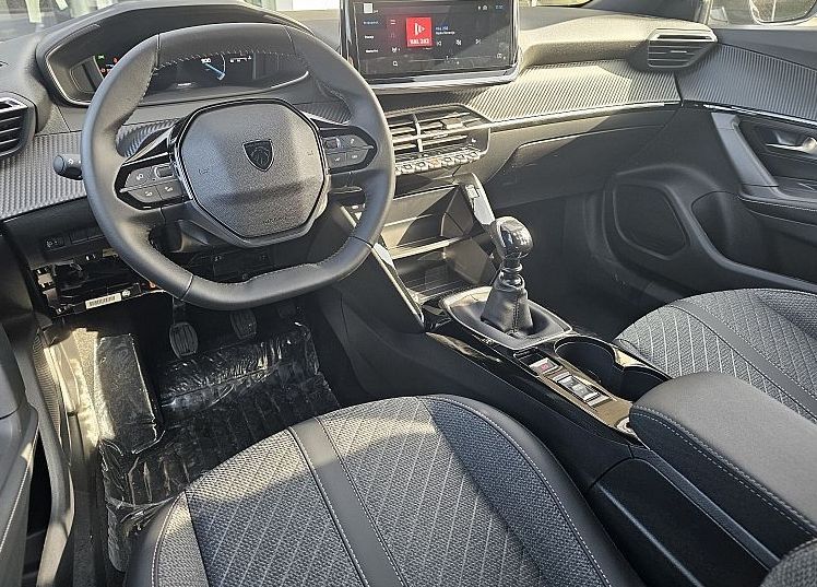 Zunanja slika - Peugeot 2008 - ALLURE PureTech 100 - 3