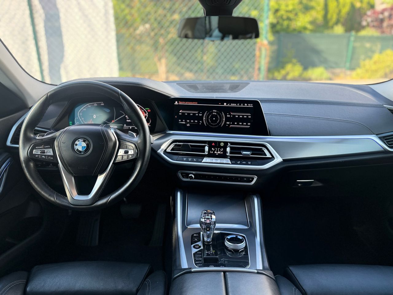 Notranja slika - BMW X6 - xDrive30d Avt. - 8