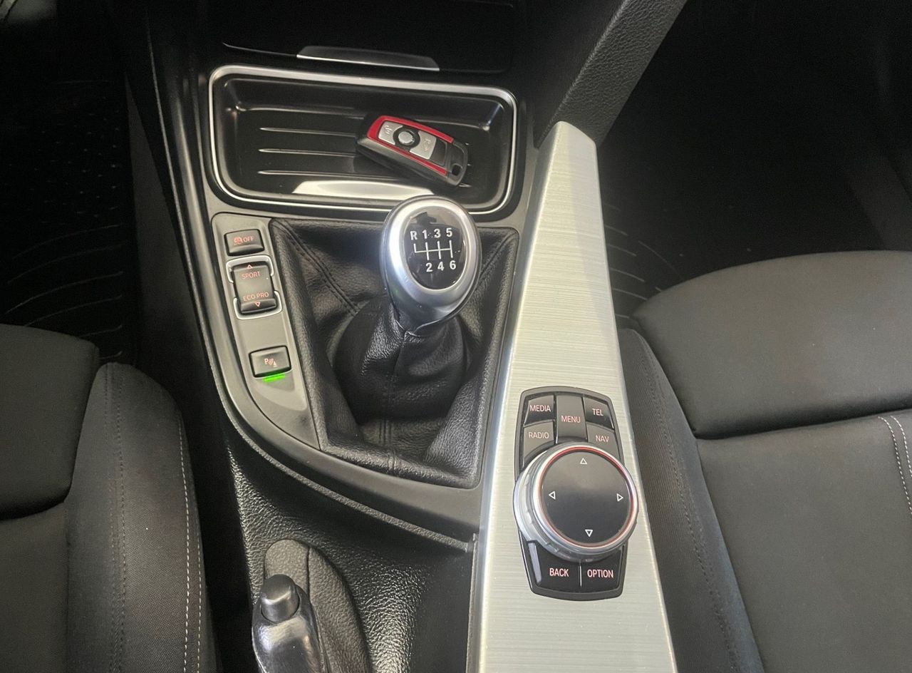 Zunanja slika - BMW Serija 3 - Gran Turismo: 320d SPORT LINE NAVI.XSENON.PDC. OGR. SEDE - 14