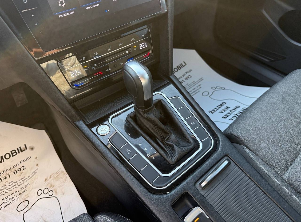 Zunanja slika - VW Passat - Variant 2.0 TDI AUT KEYLESS KAMERA RADAR VIRTUAL NAVI - 17