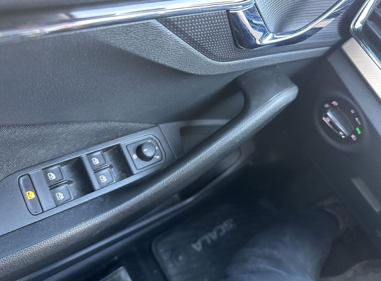 Notranja slika - Škoda Scala - 1.5 TSI ACT. 110kW.SLOVENSKI.SAMO 91.000 KM.VSI SE - 13