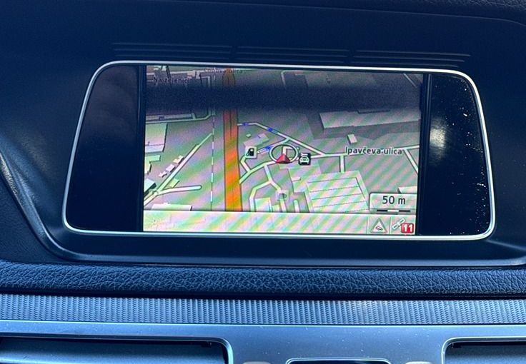 Zunanja slika - Mercedes-Benz E-Razred - E 220 BlueTEC Navi Usnje LED F1 BT Temp Park SZ - 12