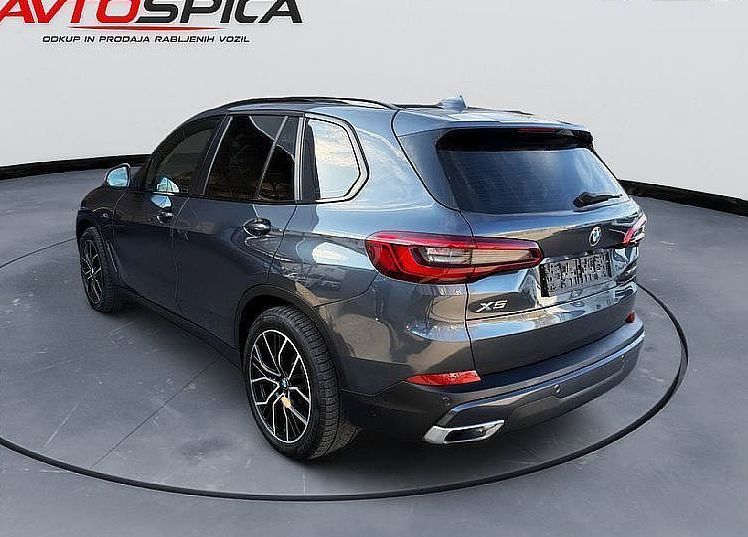 Zunanja slika - BMW X5 - serija : xDrive30d - Memory-Navi- Usnje- - 3