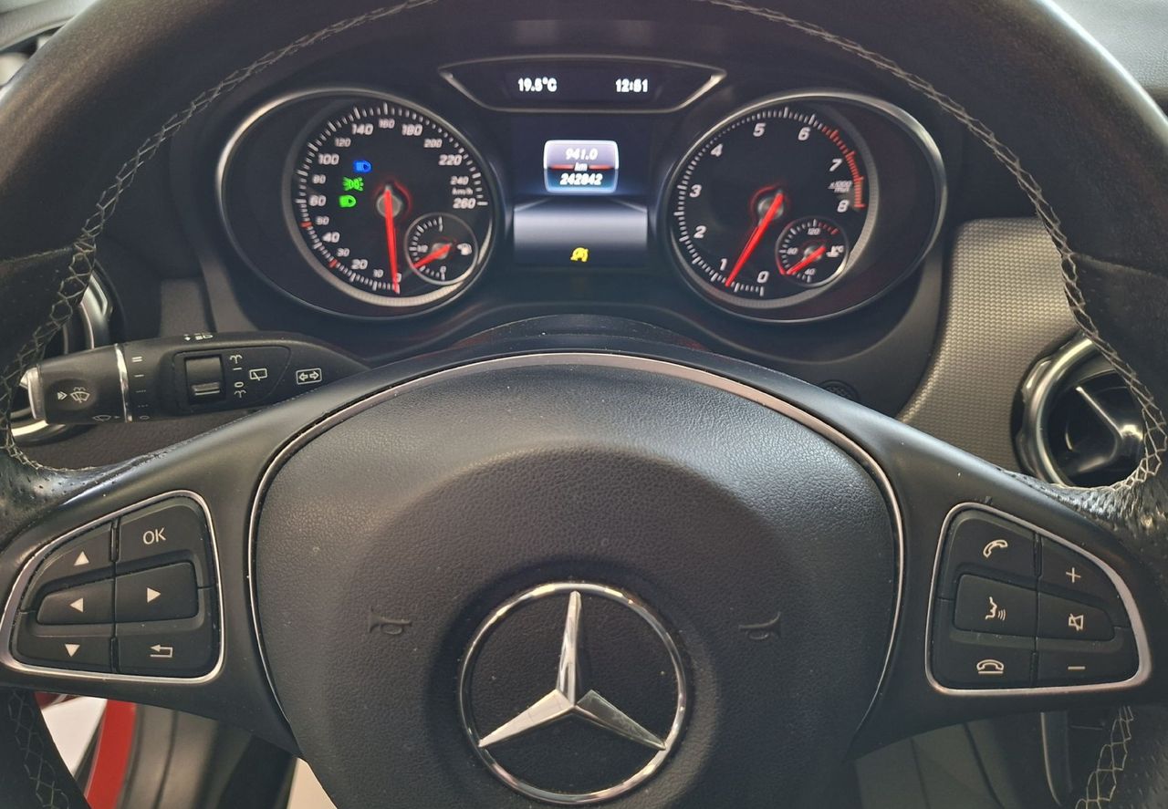 Zunanja slika - Mercedes-Benz GLA-Razred - GLA 180 URBAN - 13