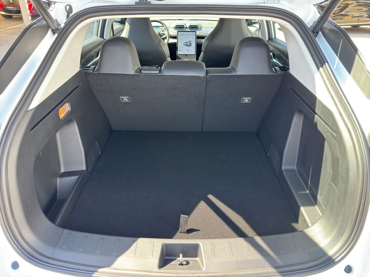 Zunanja slika - Dongfeng Mage - 1.5T E3 + RADAR + 360KAMERA + PANORAMA + GRETJE + - 19