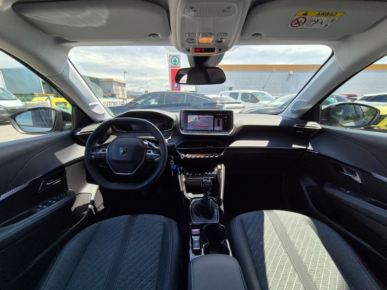 Zunanja slika - Peugeot 208 - Allure PureTech 100 - DARILO - 20