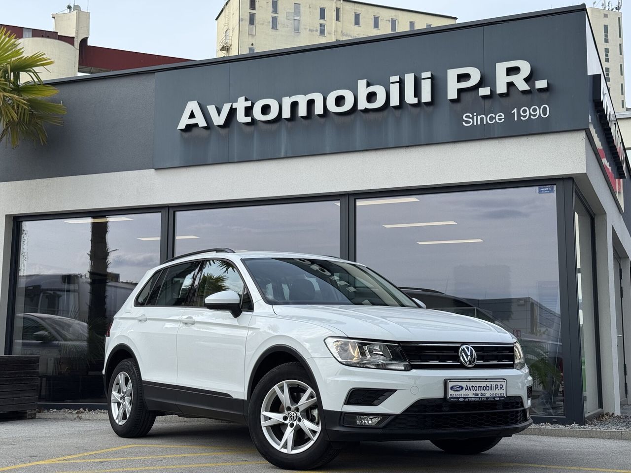 Zunanja slika - VW Tiguan - 2.0 TDI BMT ComfortlineED 115KM OPR. VELIKI SERVIS - 3