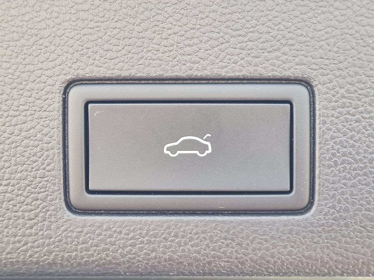 Slika poškodbe - VW - Golf Variant 1,5 eTSI Style DSG - 9