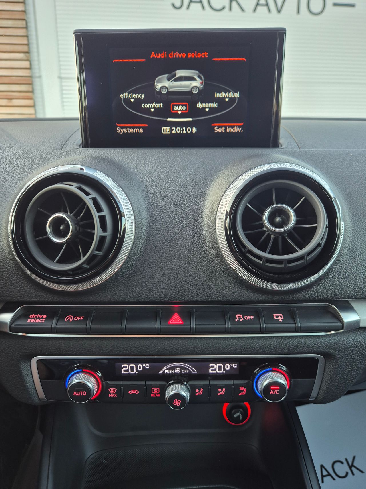 Notranja slika - Audi A3 - 2,0 TDI Ambition - 11