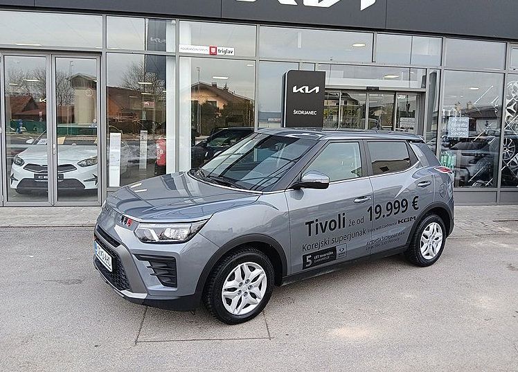 Zunanja slika - SsangYong Tivoli - 1.5 BENCIN 4 CILINDRI PAMETNI KLJUČ ZIMSKE GUME - 1