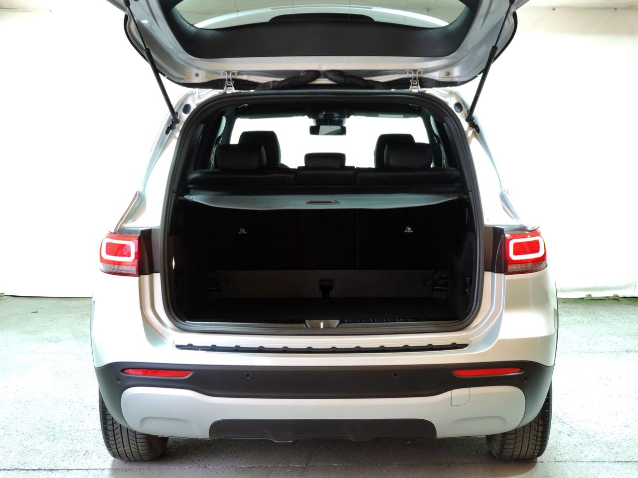 Zunanja slika - Mercedes-Benz GLB-Razred - GLB 200 d 150 Avt. KAMERA-USNJE-LED-KOT NOV - 19