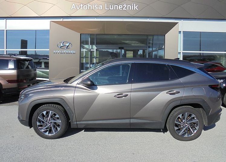Zunanja slika - Hyundai Tucson - 1.6 T-GDI 150 PREMIUM 2WD°WINTER°1.LASTNIK°SLO°TOP - 5