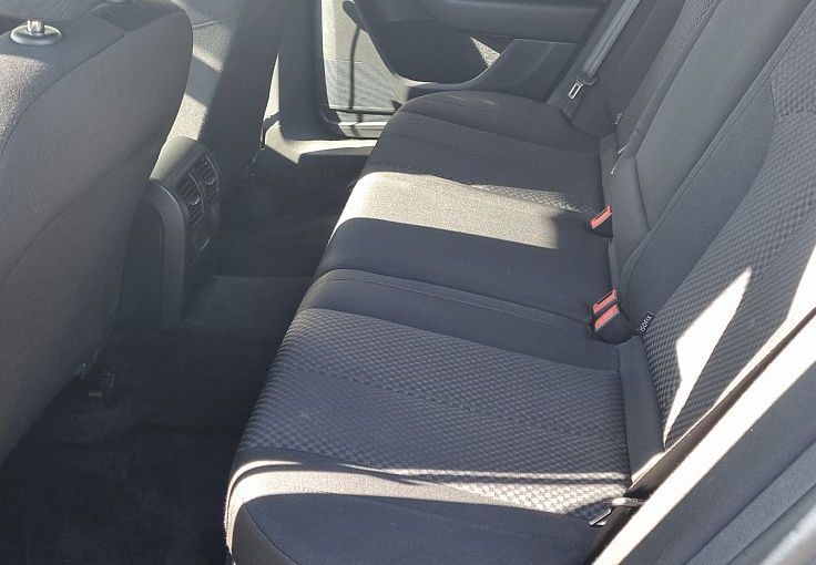 Zunanja slika - VW Passat - Variant 1.6 TDI  Comfortline 77kW - 9